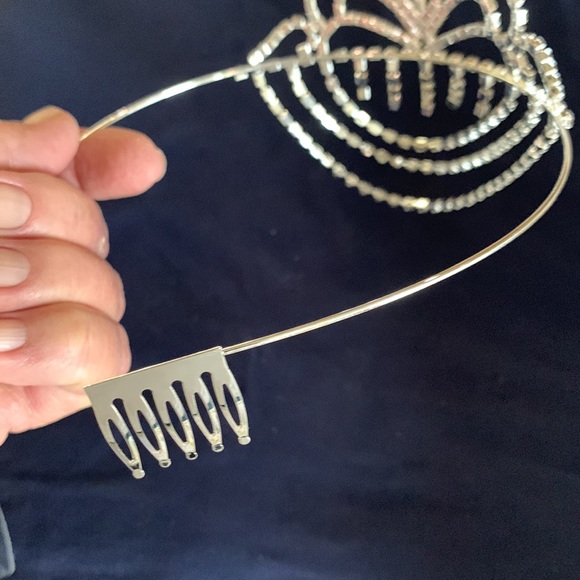 RHINESTONE TIARA - Picture 6 of 9